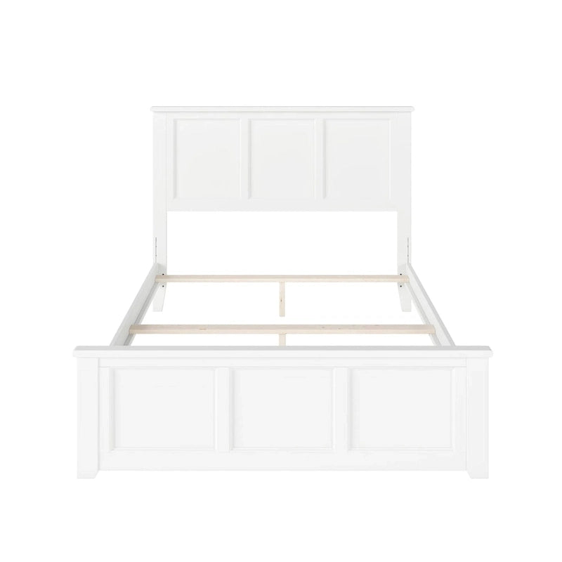 Lit plateforme blanc, format deux places, avec pied de lit assorti